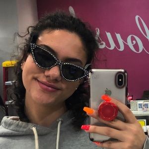 Meet your Posher, Joanne